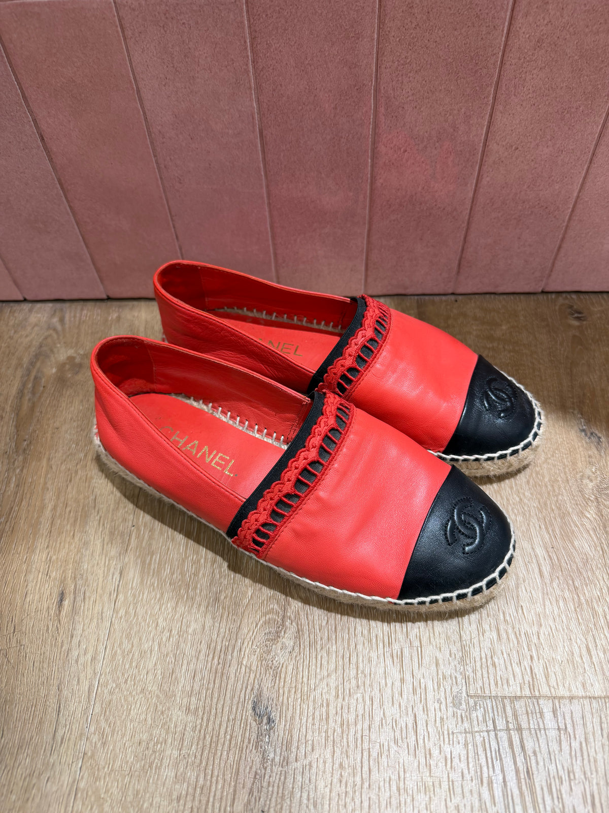 Espadrilles rouges en cuir Chanel - T.37 19/10