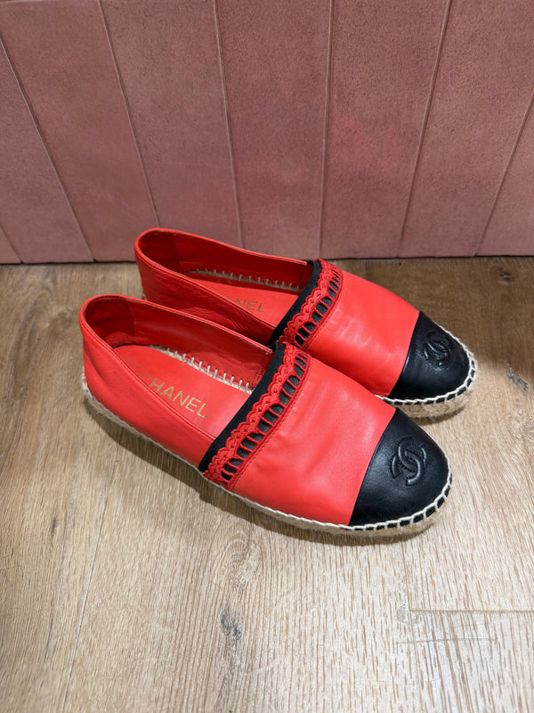 Espadrilles rouges en cuir Chanel - T.37 19/10