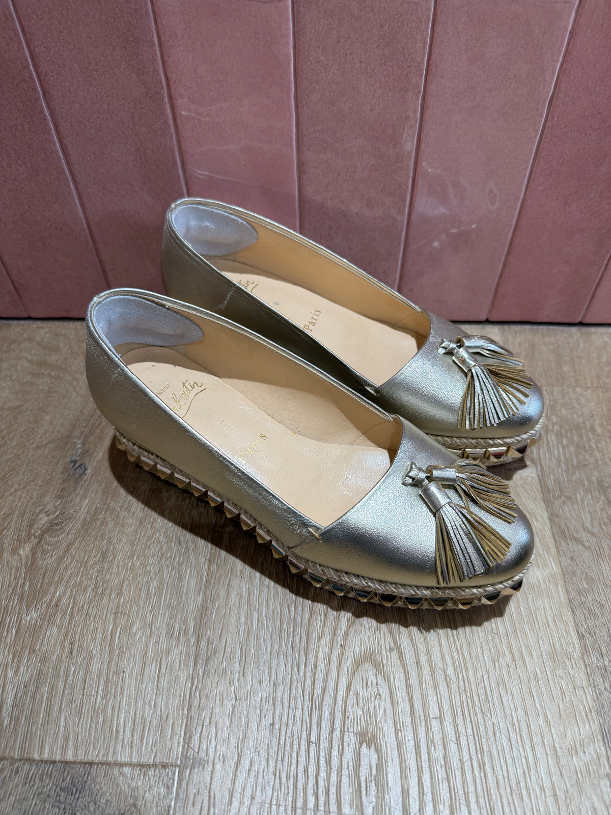 Chaussures doré louboutin T.35 05/06