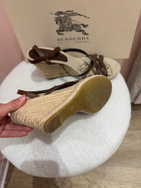 Sandales Burberry T.40 cuir 08/07