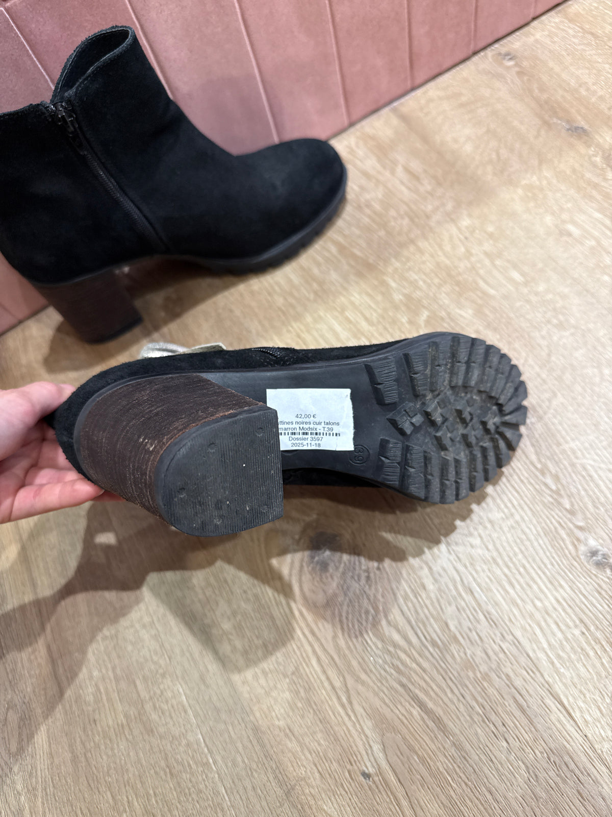 Bottines noires cuir talons marron Modsix - T.39