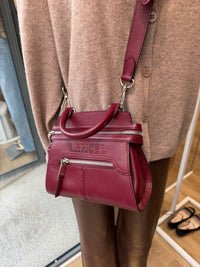 Petit sac bordeaux en cuir lancel 27/08