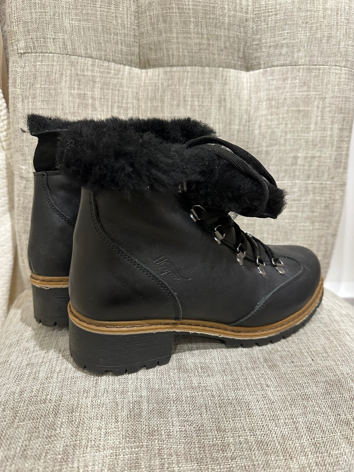 Bottines en cuir noir T.36