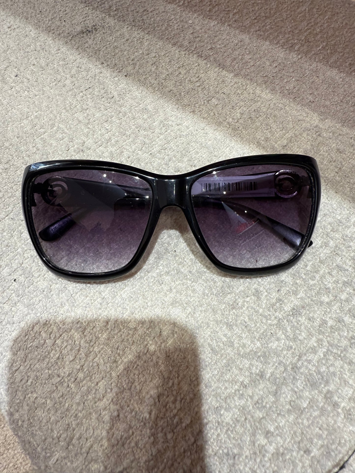 Lunettes de soleil Guess