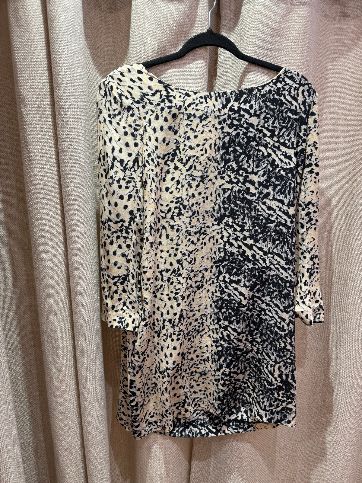 Robe noire motif corail soie