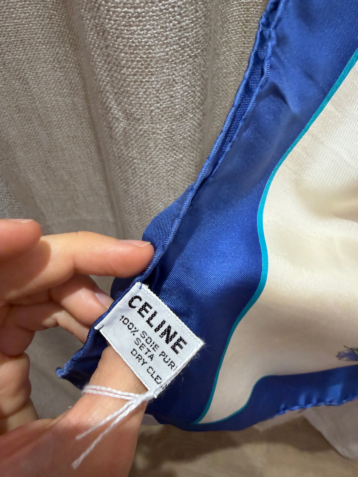 Foulard Céline en soie 17/10