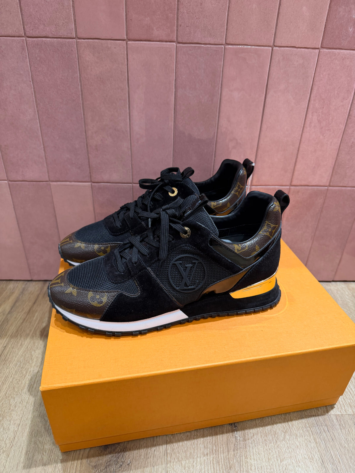 Basket Louis Vuitton T.40 23/10