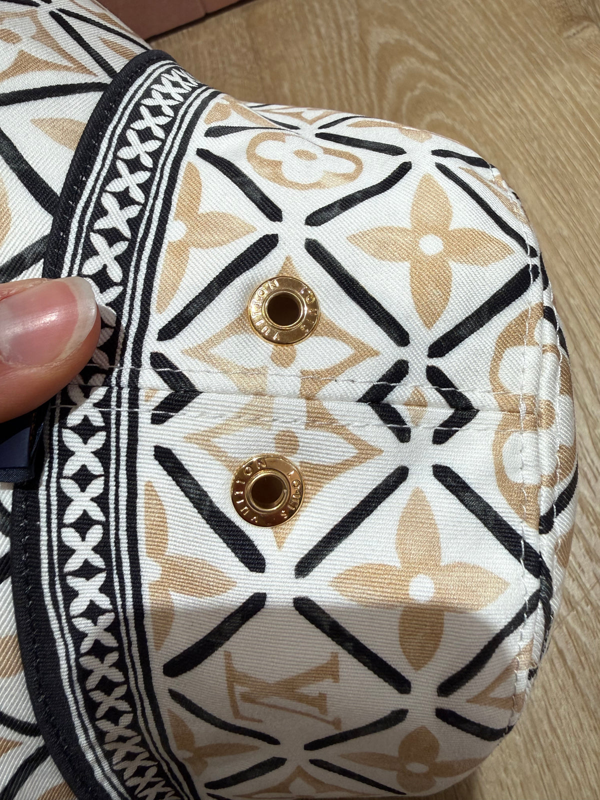 Chapeau sceau Louis Vuitton réversible