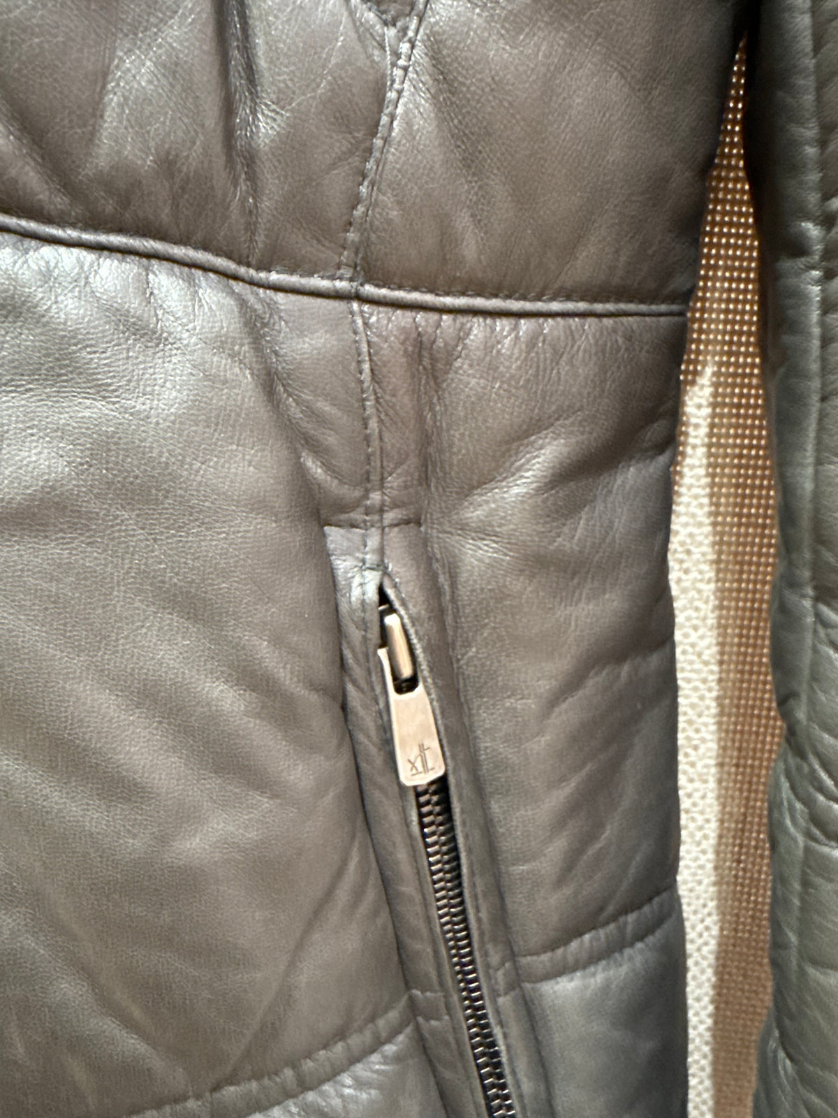 Manteau en cuir ventcouvert T.38