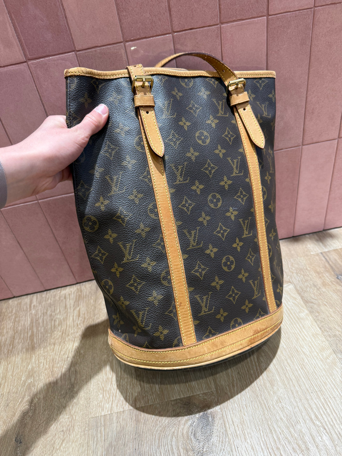 Louis Vuitton bucket sac