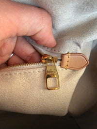 Louis Vuitton cuir Épi rouge doc MM