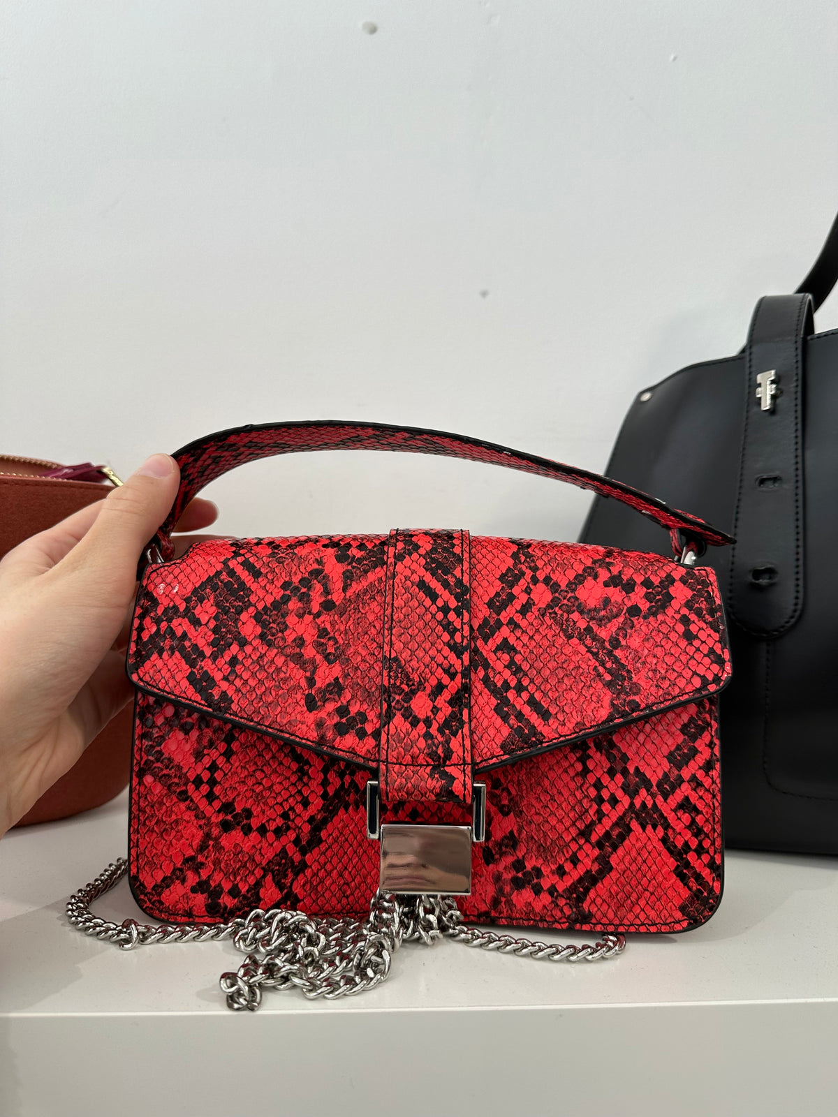 Sac rouge simili