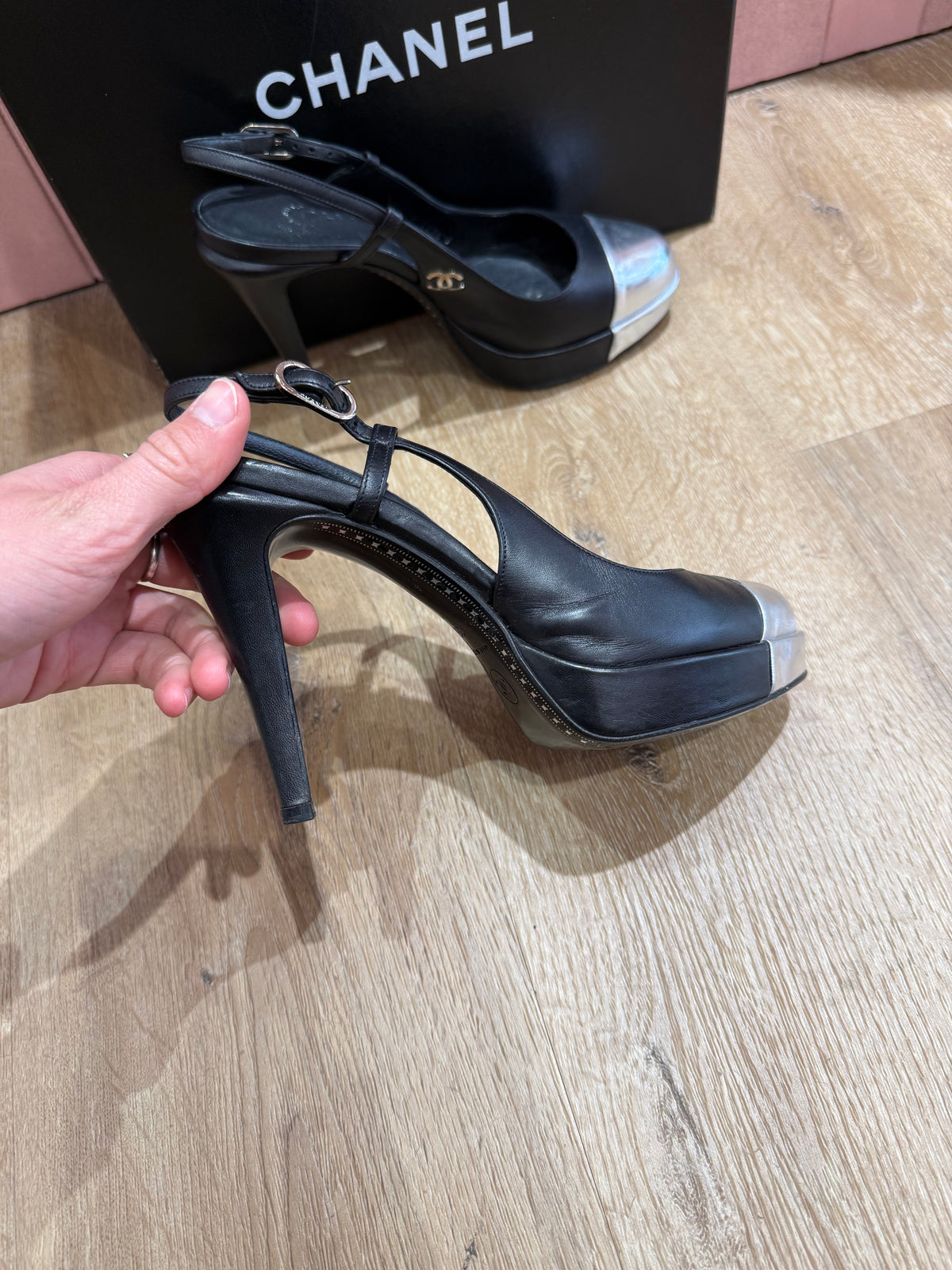 Escarpins noir Chanel T.36