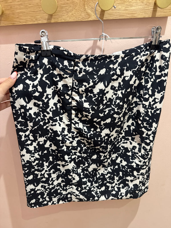 Jupe taches Blanche et noire T.38