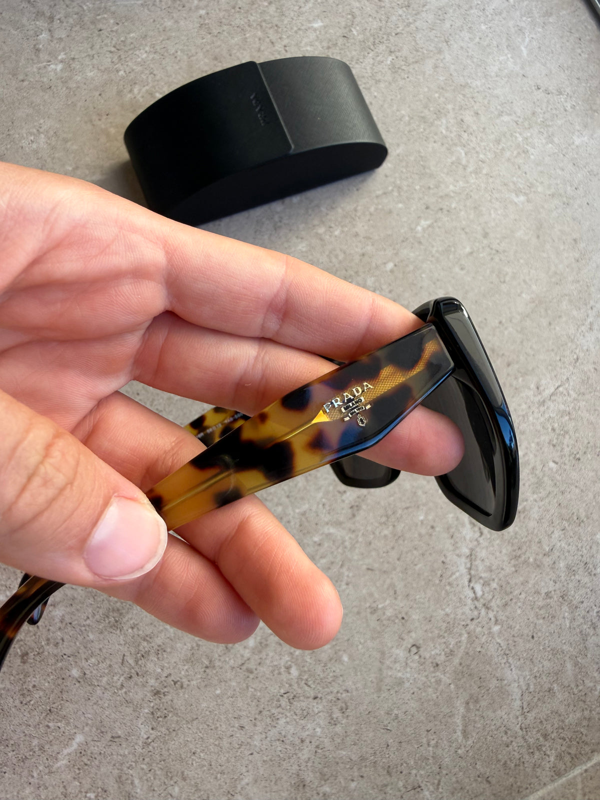 Lunettes Prada neuves 03/08
