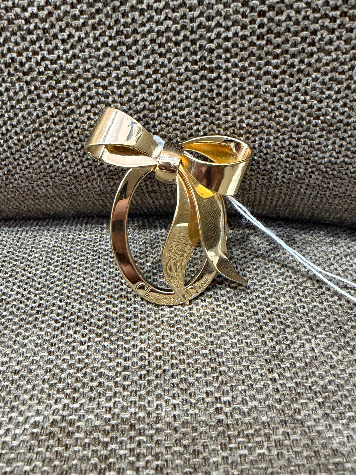 Broche doré Dior 18/09