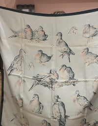 Hermès Foulard en soie avec boîte 28/07