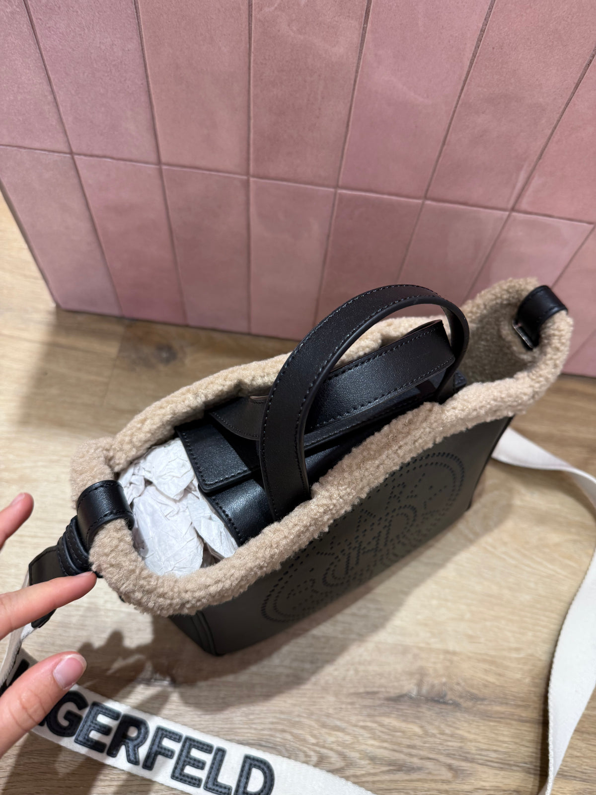 Sac Karl Lagerfeld noir 25/07