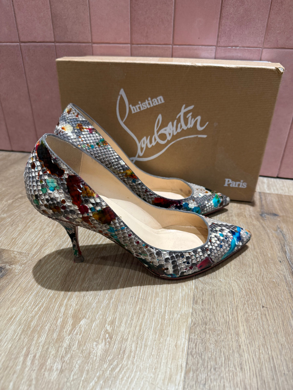 Louboutin escarpins t.37 vente privée