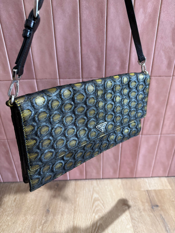 Pochette noire et dorée Prada 24/06
