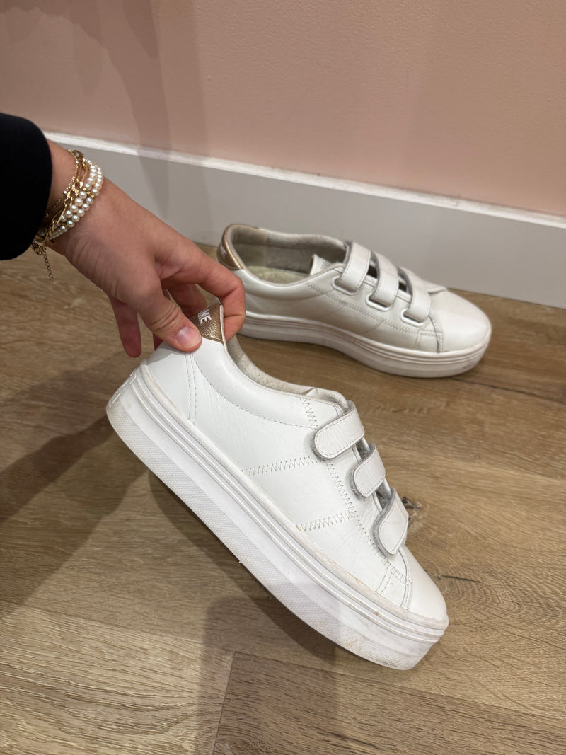 Chaussures Baskets blanches taille 38