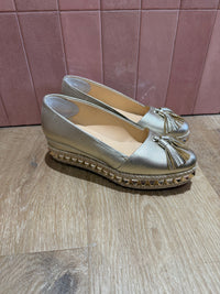 Chaussures doré louboutin T.35 05/06