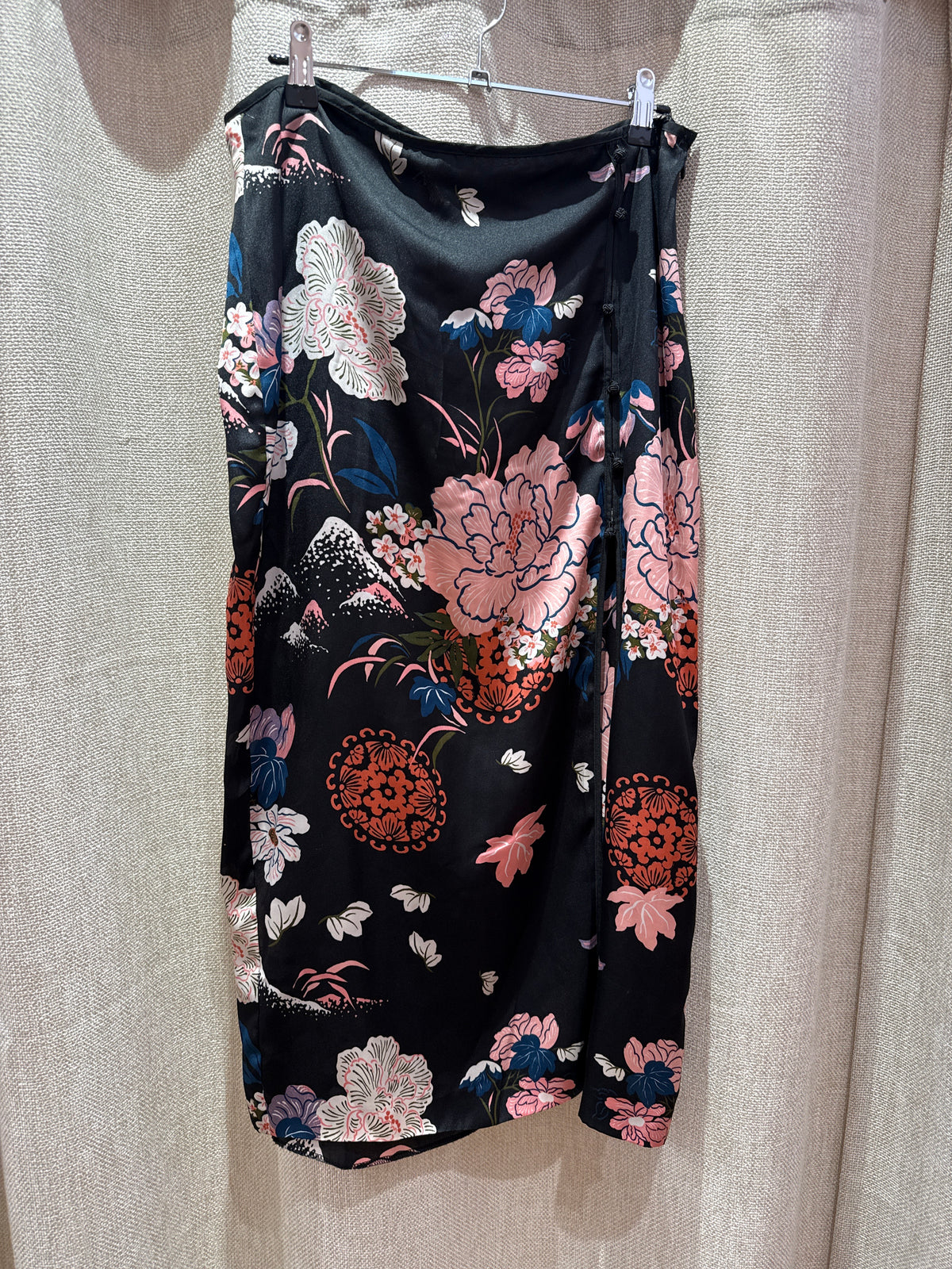 Jupe noire et rose Zara T.L