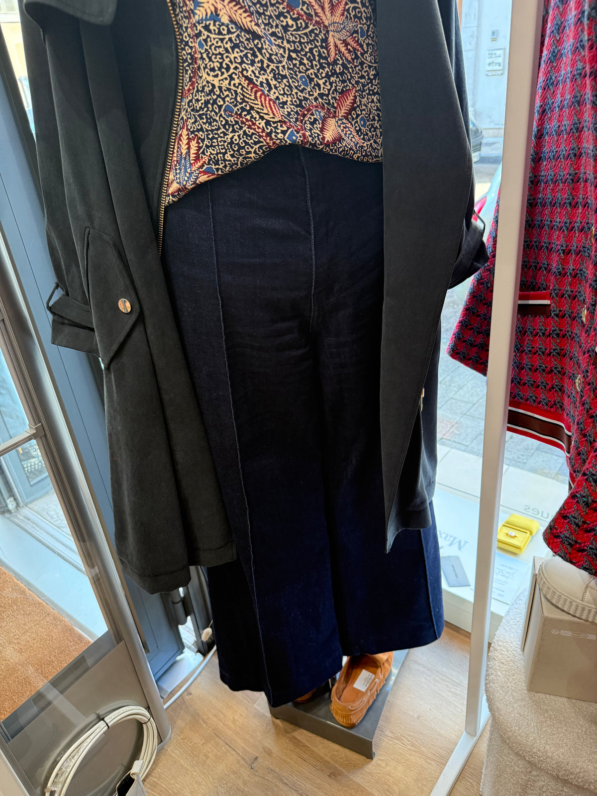 Jean bleu brut jambes larges T.38 Zara