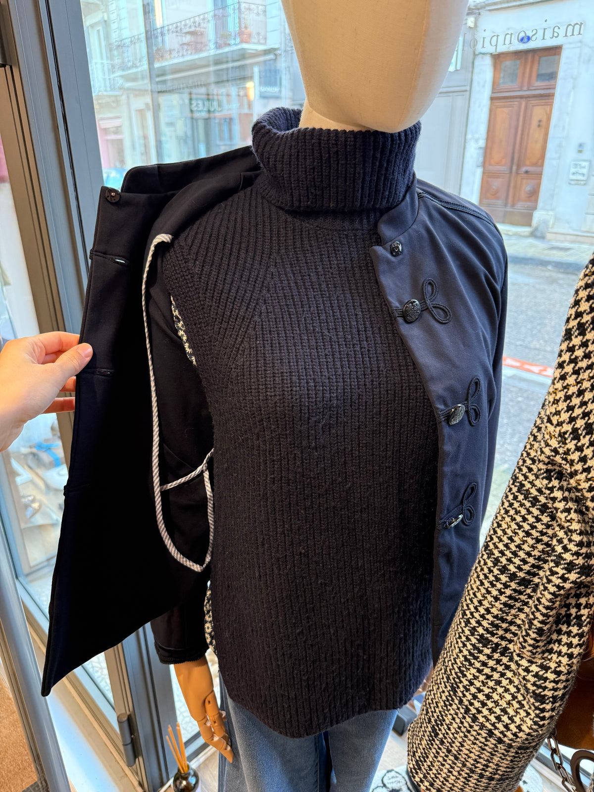 Pull bleu marine 65 % laine T.S maison 123