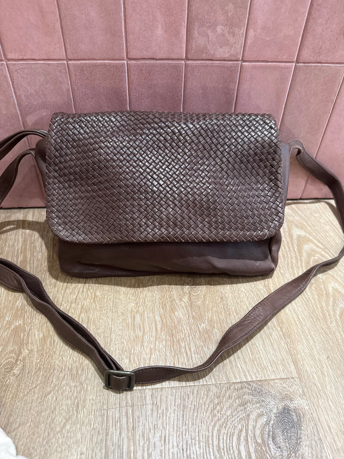 Sac marron bandoulière croisé Naterra 01/06
