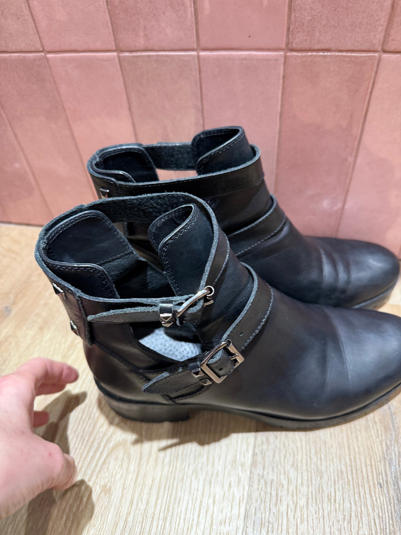 Bottines Noir cuir Minelli T.38