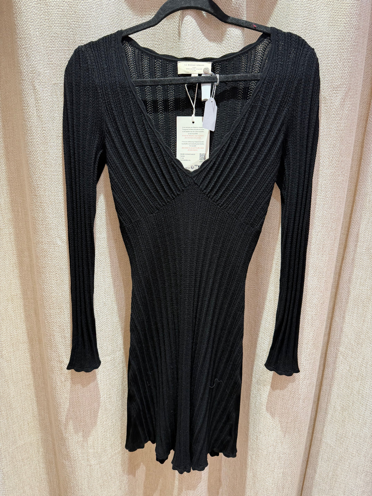 Robe pull noire col V Sézane T.M