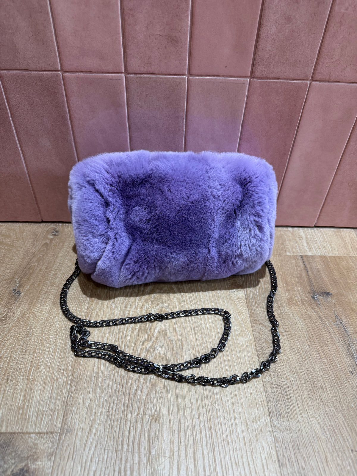 Sac bandoulière violet en fourrure 20/09