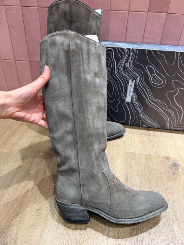 Bottes grises / L’Embargo T.37 16/10