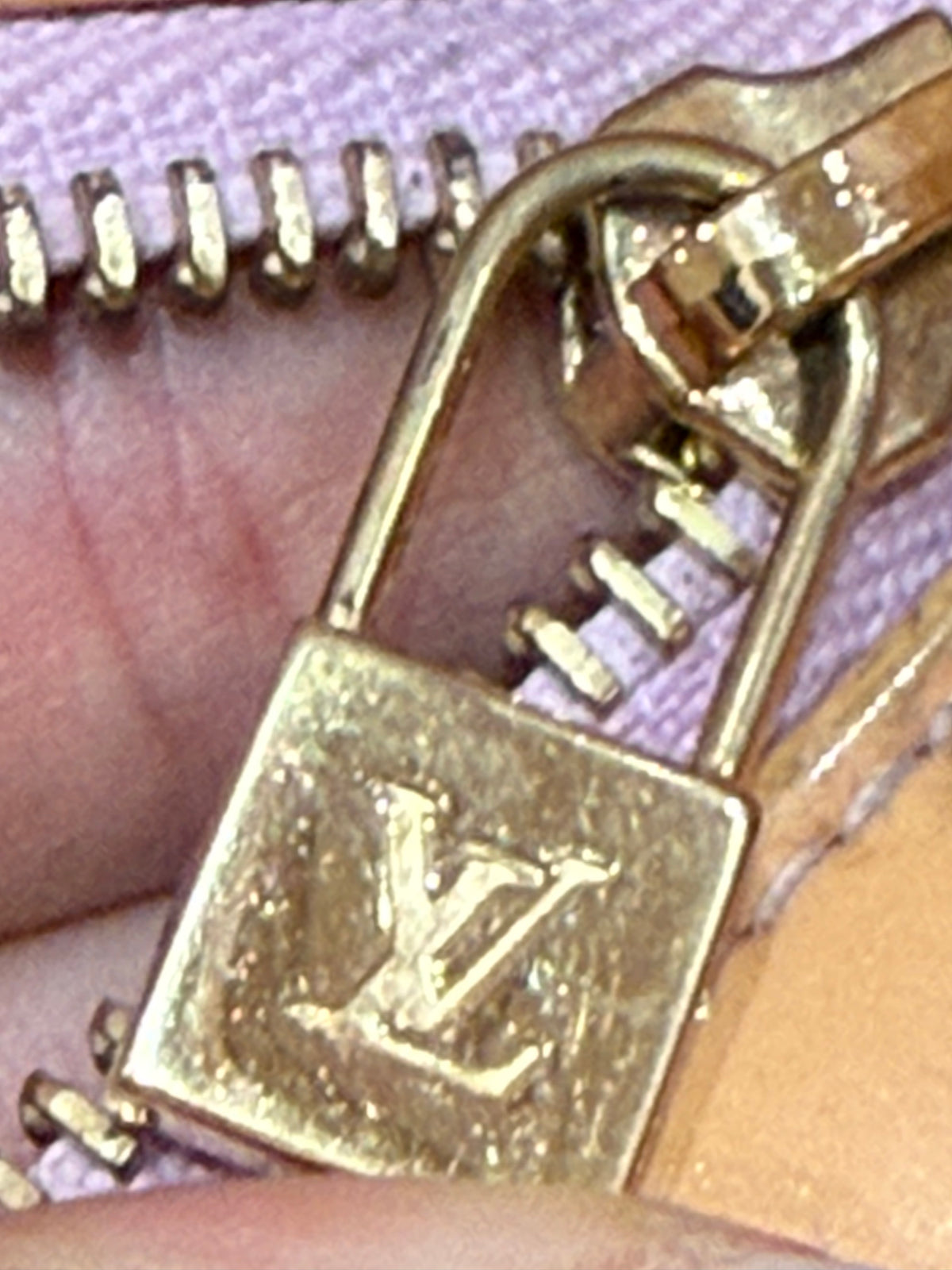 Sac rose Louis Vuitton vernis 08/07