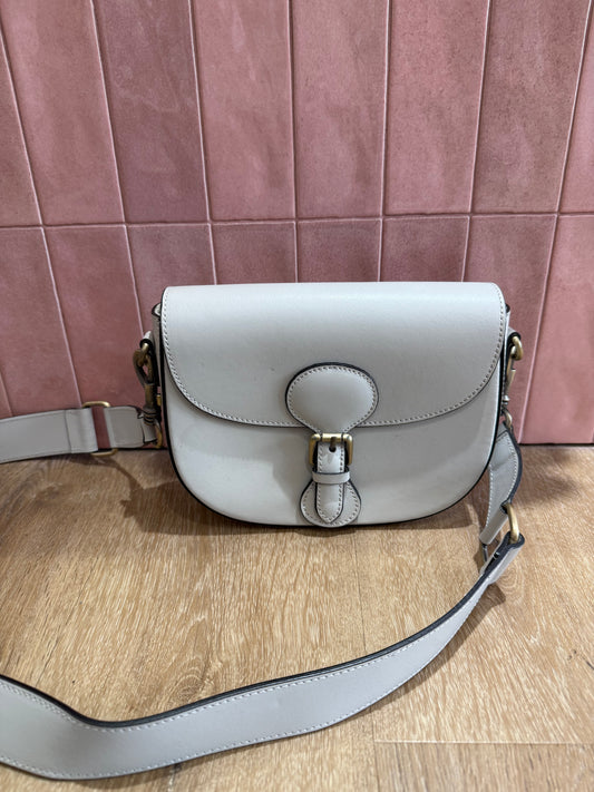 Sac gris en cuir