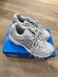 Baskets grises Adidas - T.38,5