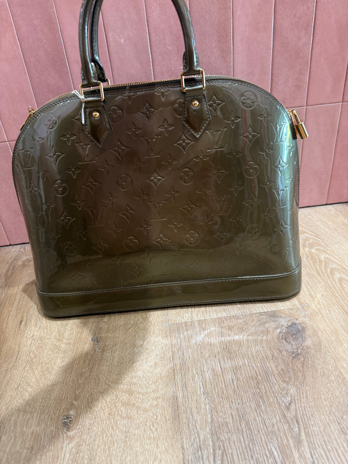 Sac vert olive Louis Vuitton Alma GM vente privée