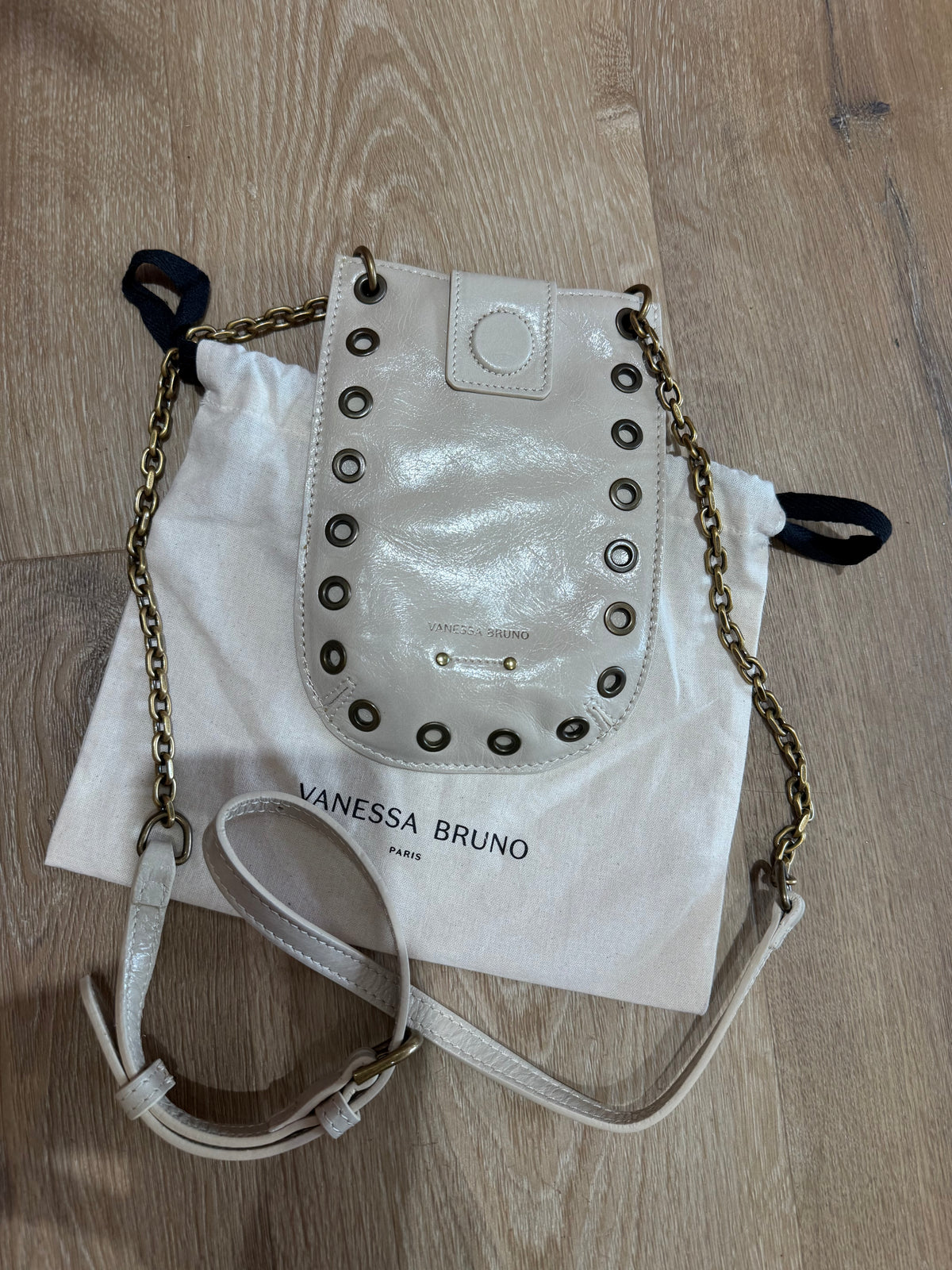 Pochette téléphone cuir blanc cassé  Vanessa Bruno 24/06