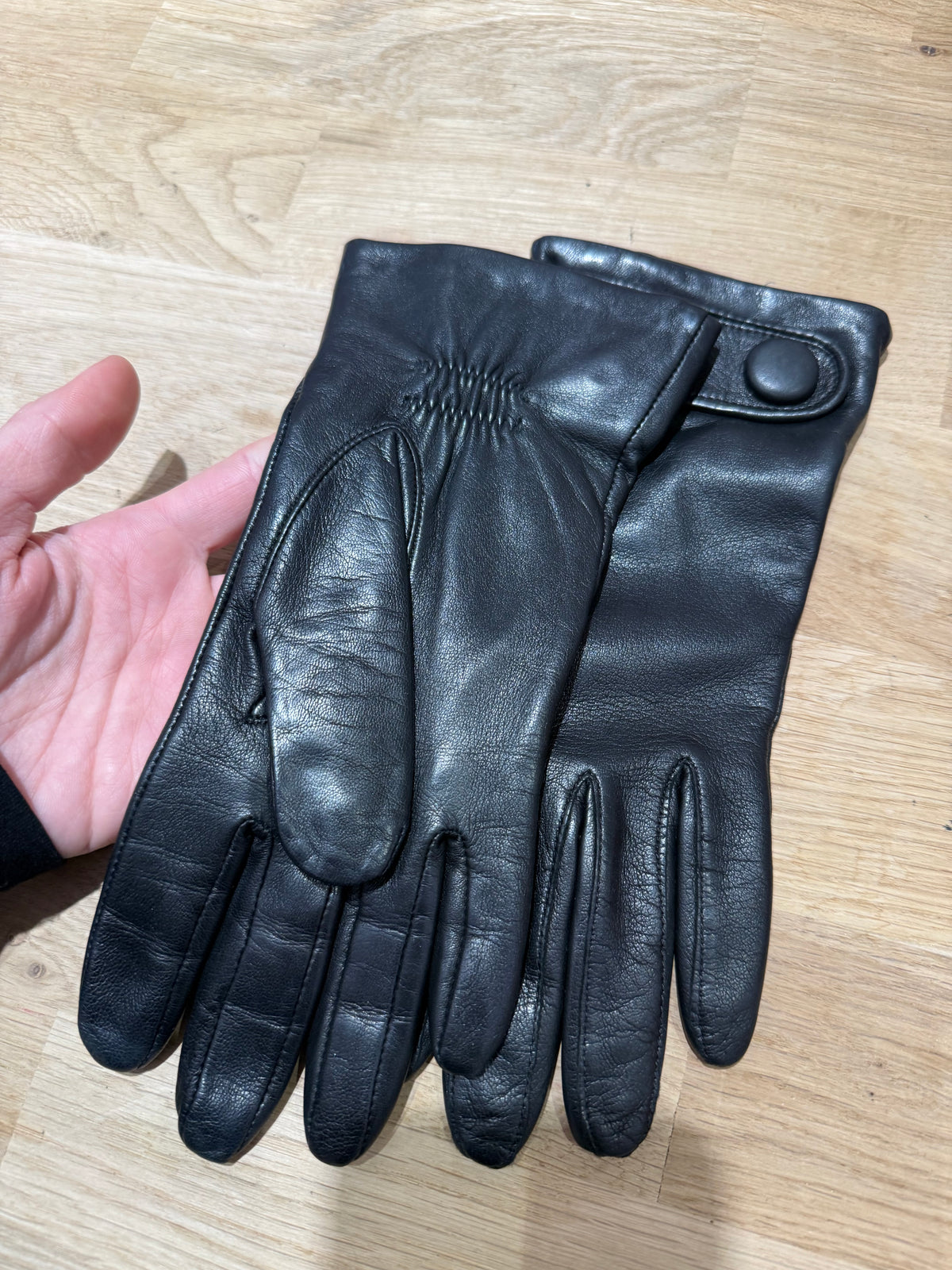 Gant isotoner en cuir t.7