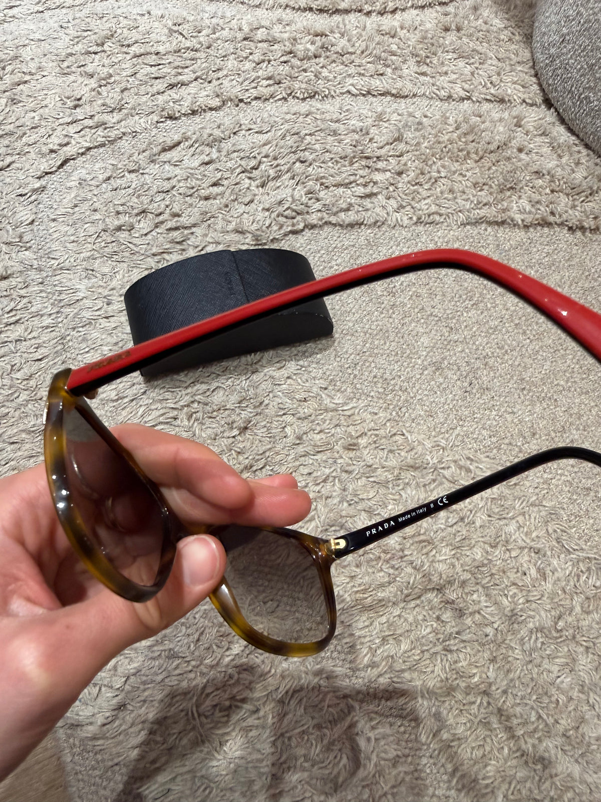 Lunettes Prada beige et rouge TU