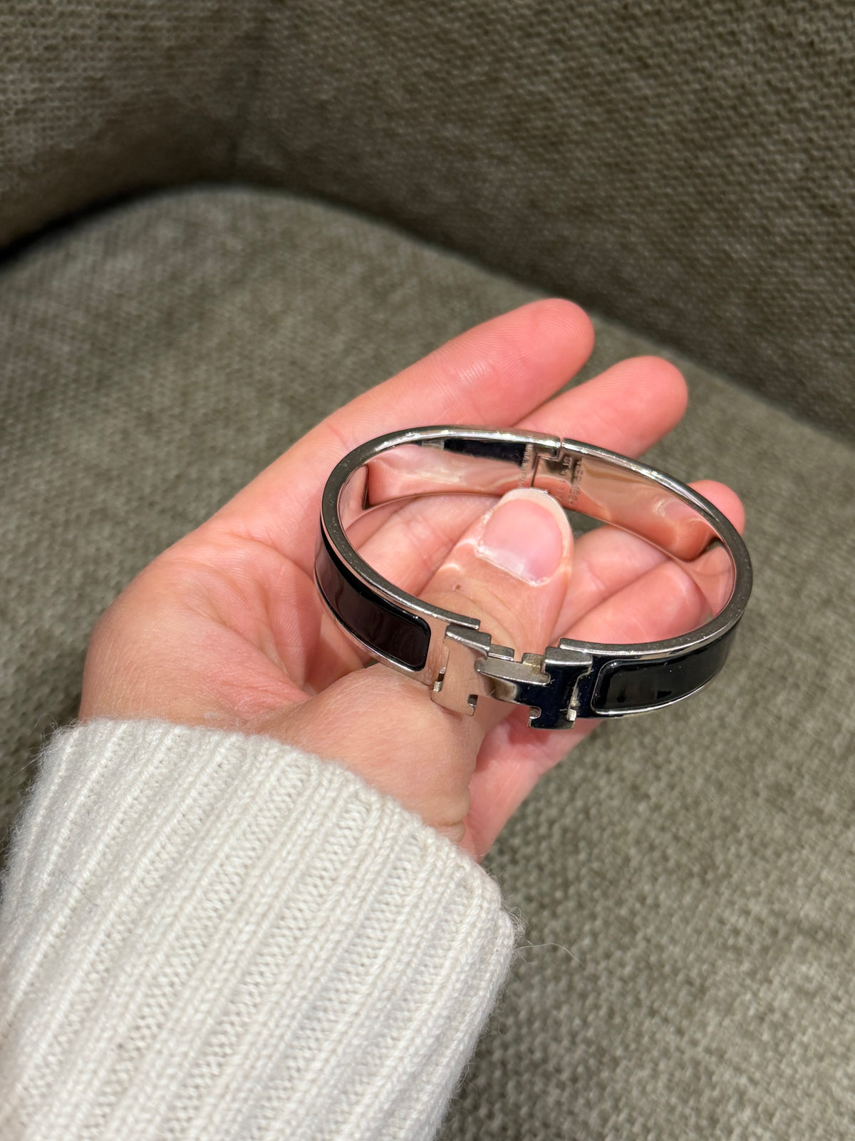 Bracelet noir Clic Hermès, finition argentée 19/10
