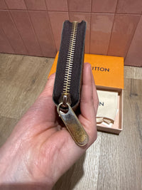Porte-feuille Louis Vuitton zippy monogramme géant