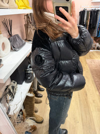 Doudoune noire à inscription Moncler – XS (taille grand) 19/10