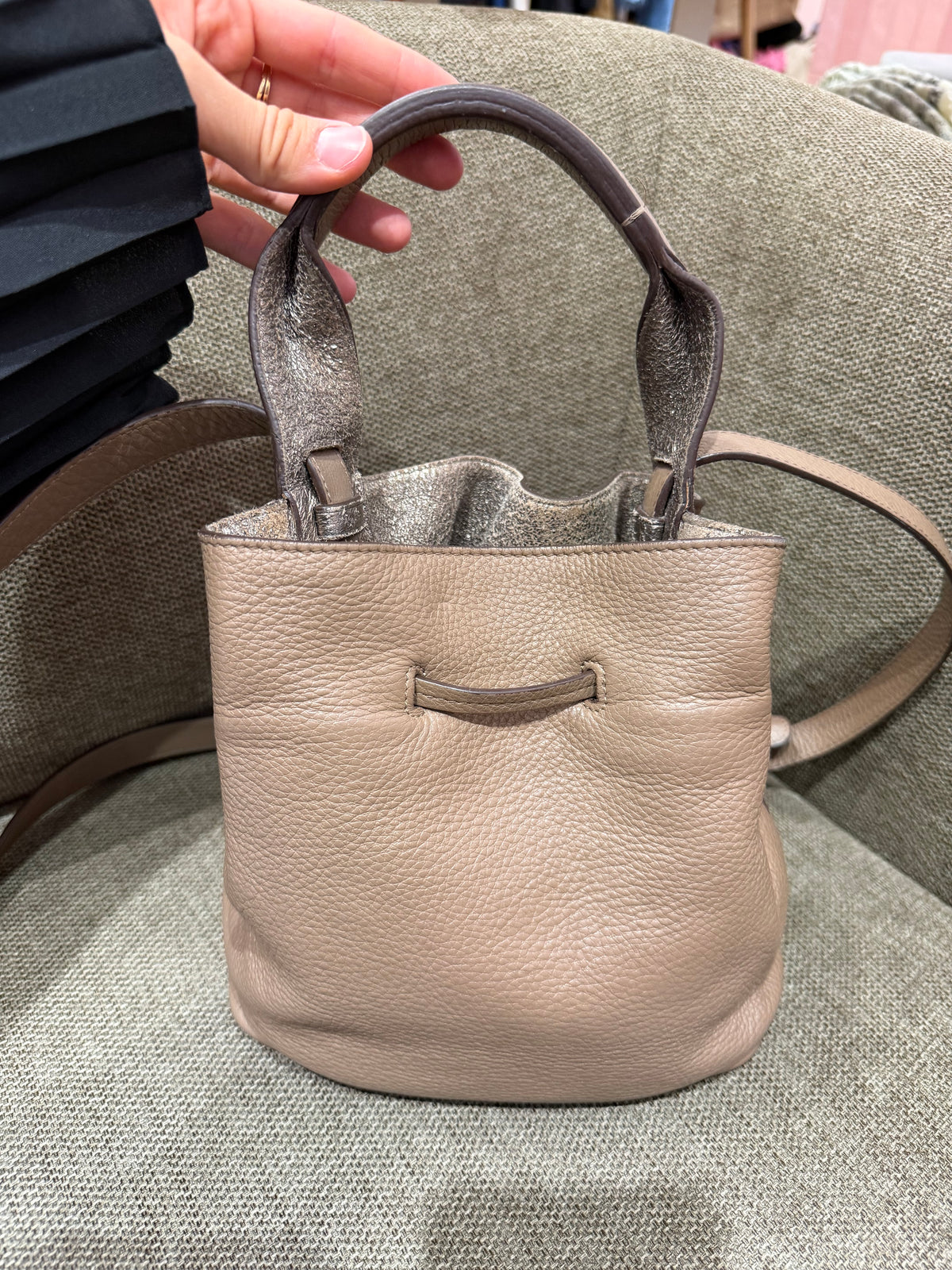 Sac taupe Gérard Darel petit modèle cuir 01/09