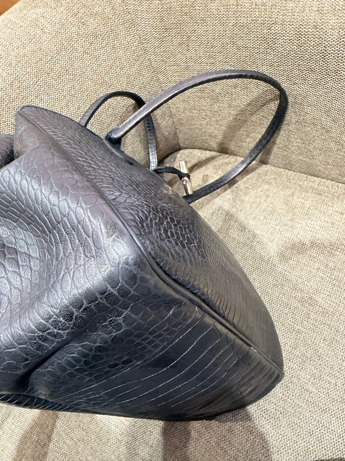 Sac cabas Longchamp noir effet croco 10/10