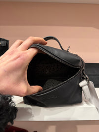 grande pochette noir longchamp doublure grise cuir