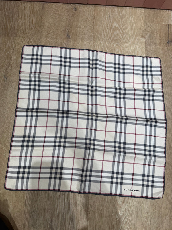 Petit foulard soie beige Burberry 20/07
