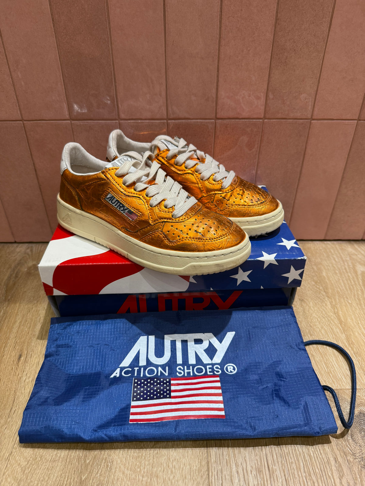 Baskets Autry Orange T.35