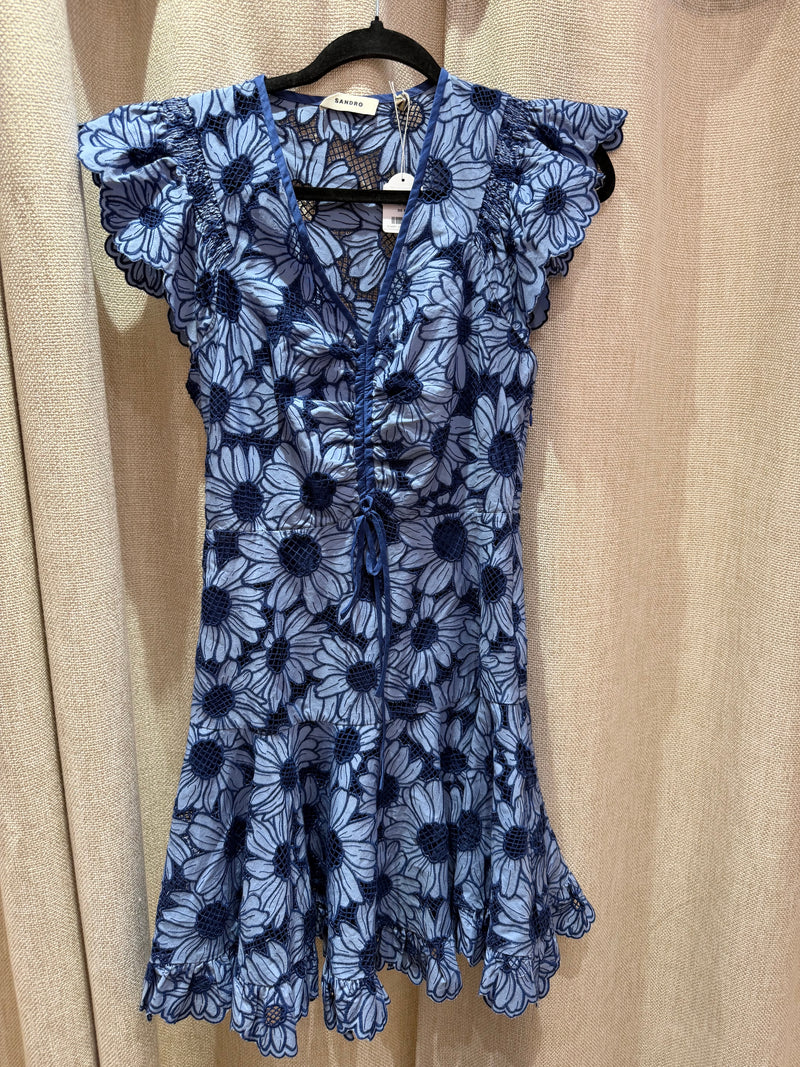 Sandro - Robe bleue manches courtes, fleurs bleues brodées - T.34 03/09
